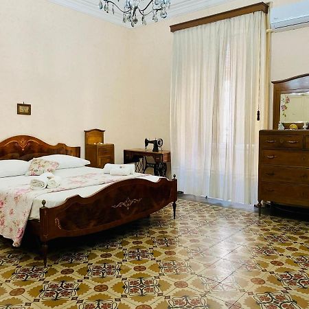 Zu Pippo'S House Apartment Catania Exterior photo